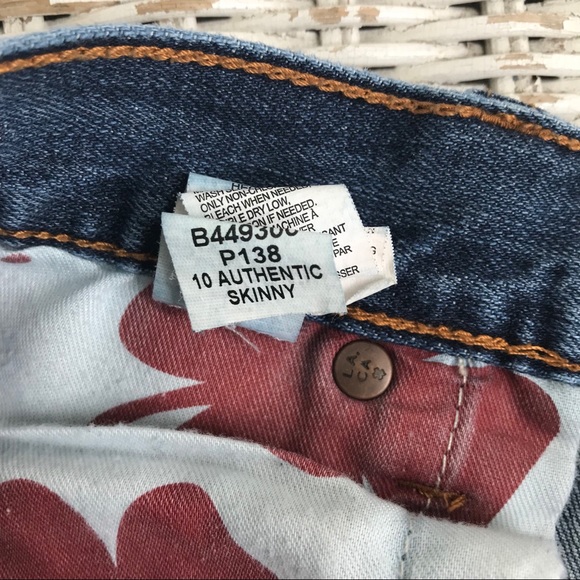🆕{Lucky Brand} ‘Authentic Skinny’ High-waist Jean • Size 10 - Picture 4 of 8